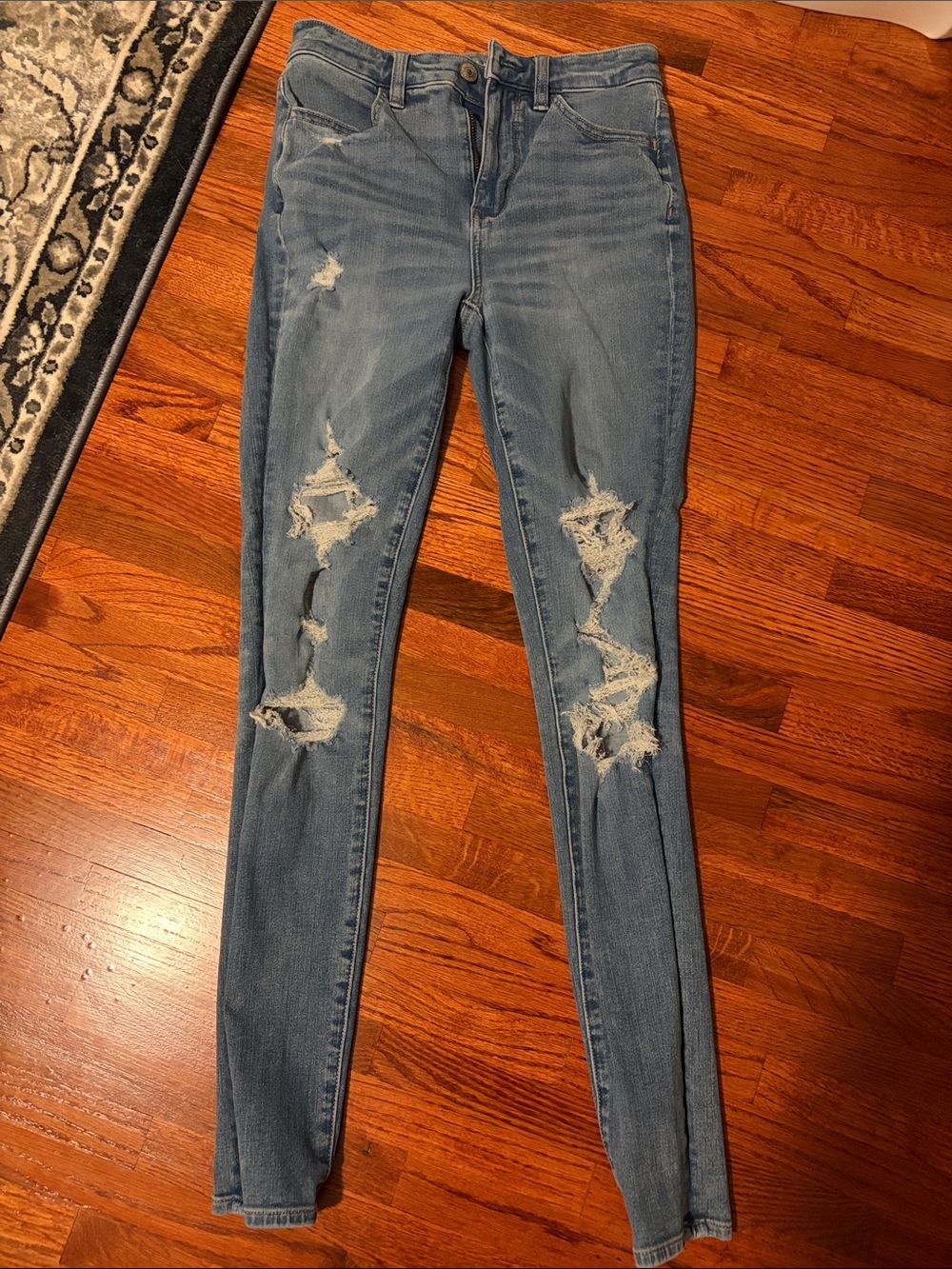 American Eagle Outfitters Women’s Light Blue Distressed Skinny Jeans